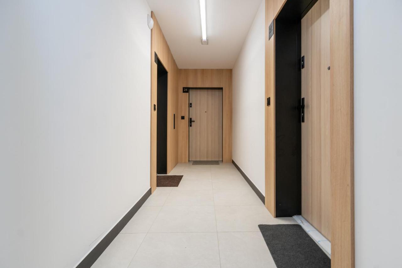Lotte Apartment - Parking Podziemny, Osiedle Strzezone Gliwice Eksteriør billede